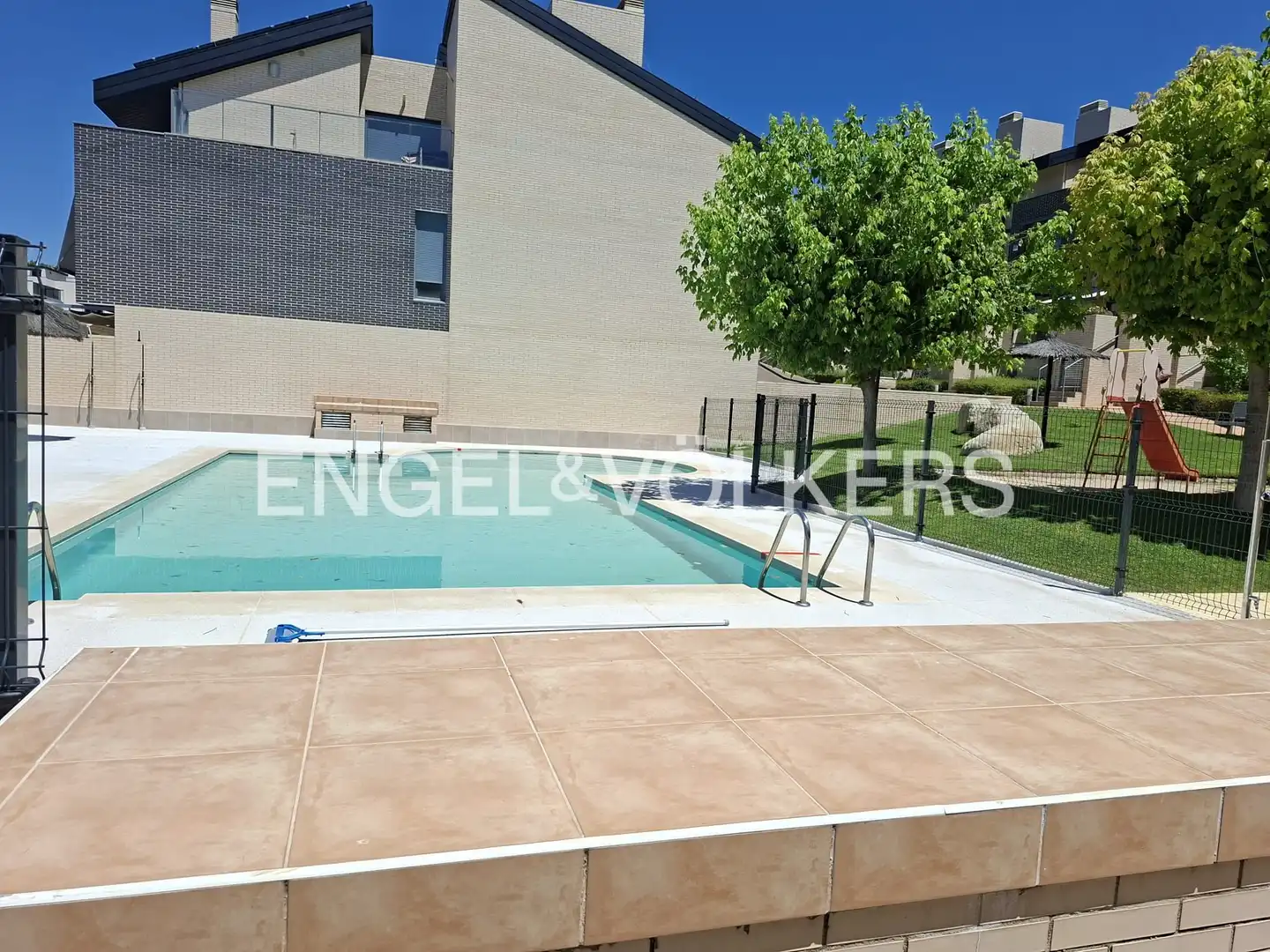 Piscina de Casa o xalet en venda en Torrelodones amb Aire condicionat, Calefacció i Jardí privat