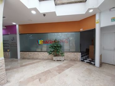 Locale commerciale in vendita a Avenida España