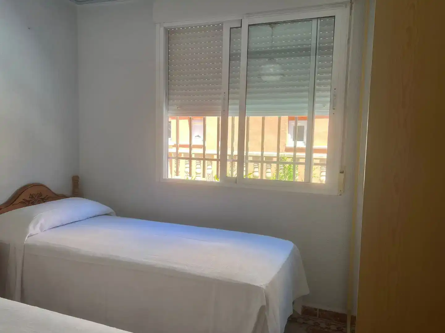 Dormitori de Casa o xalet de lloguer en Torrevieja amb Aire condicionat, Piscina i Balcó