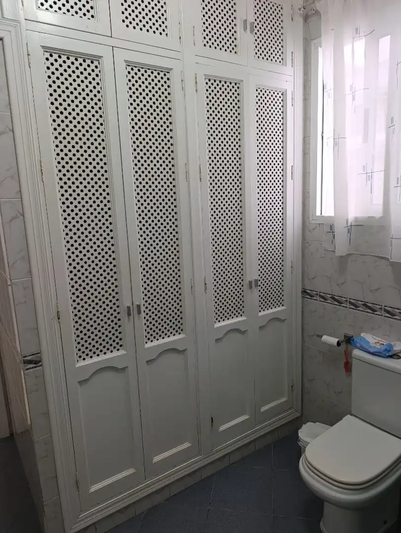 Badezimmer von Einfamilien-Reihenhaus zum Verkauf in Utrera mit Klimaanlage