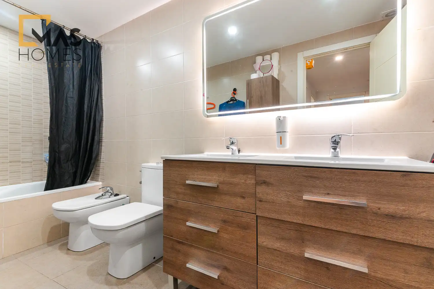 Badezimmer von Erdgeschoss zum Verkauf in Martorell mit Balkon