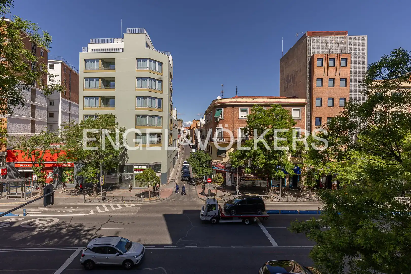 Exterior view of Flat for rent in Madrid  with Heating