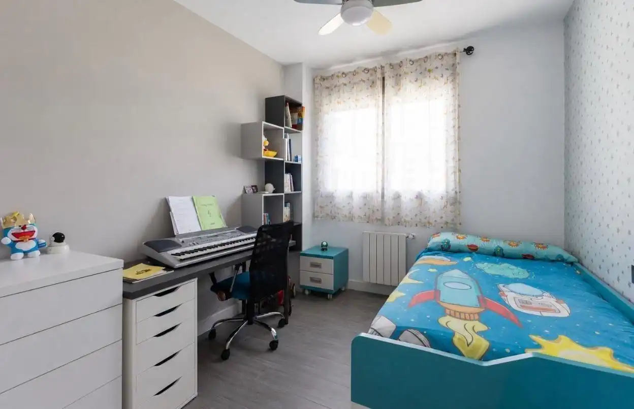 Habitación de Casa adosada en venta en Valencia con Aire acondicionado, Jardín privado y Terraza