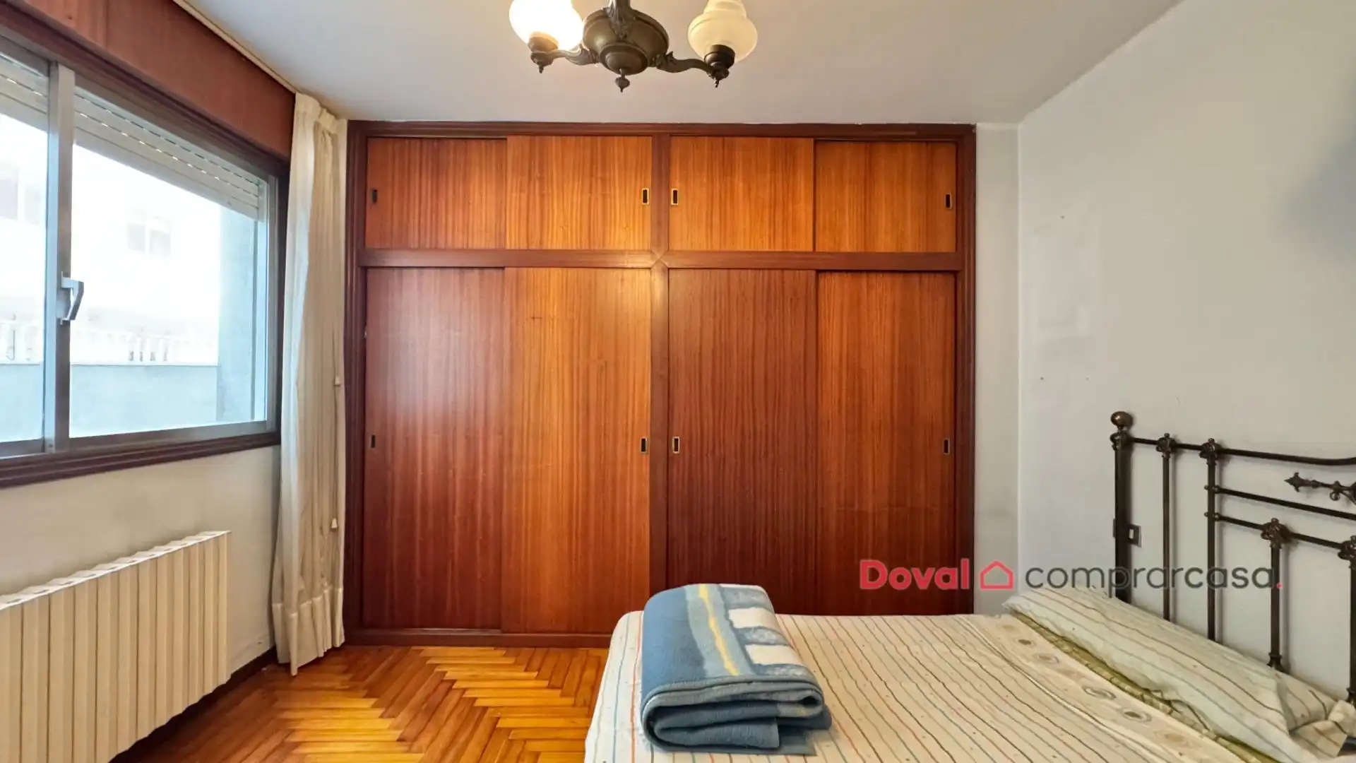 Habitación de Piso en venta en Vigo  con Calefacción, Parquet y Terraza