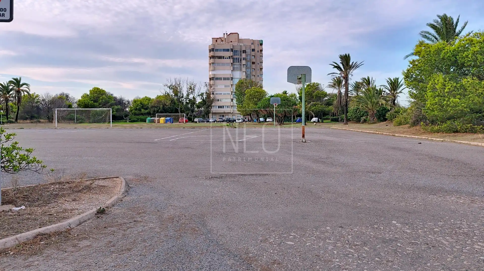 Parking de Planta baja en venta en Valencia con Jardín privado y Piscina comunitaria