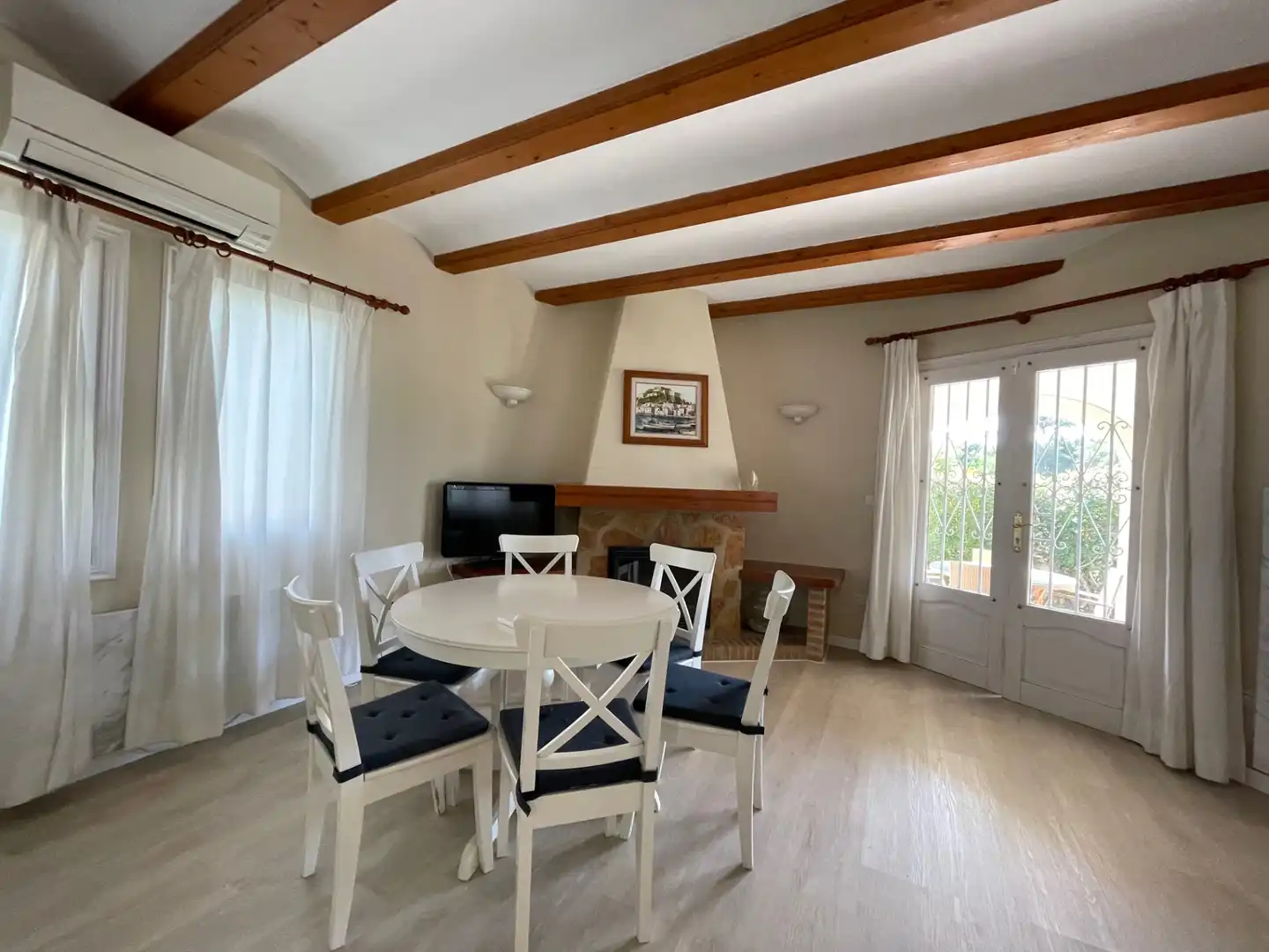 Comedor de Casa o chalet de alquiler en Oliva con Aire acondicionado, Calefacción y Jardín privado