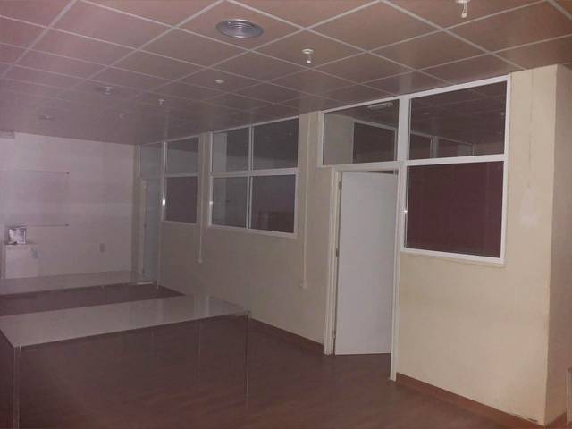 Local comercial en Alquiler en Calle VIRGEN DE ROBLEDO en Los Remedios