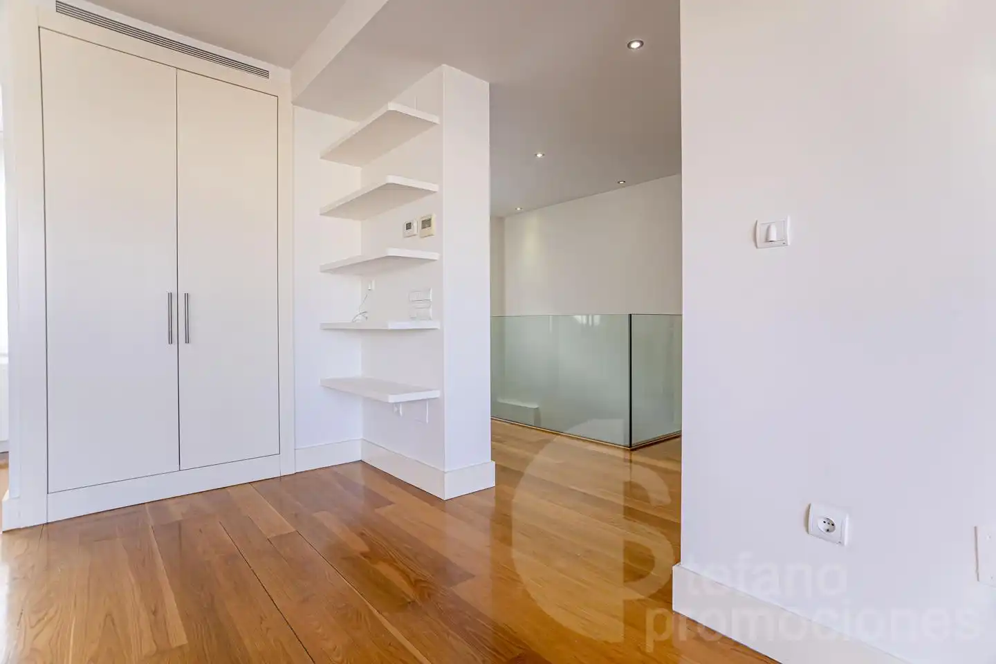 Schlafzimmer von Dachboden zur Miete in Málaga mit Klimaanlage, Heizung und Parkett