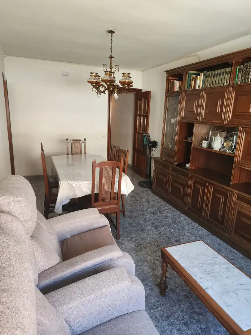 Dining room of Flat for sale in L'Hospitalet de Llobregat  with Furnished, Oven and Washing machine