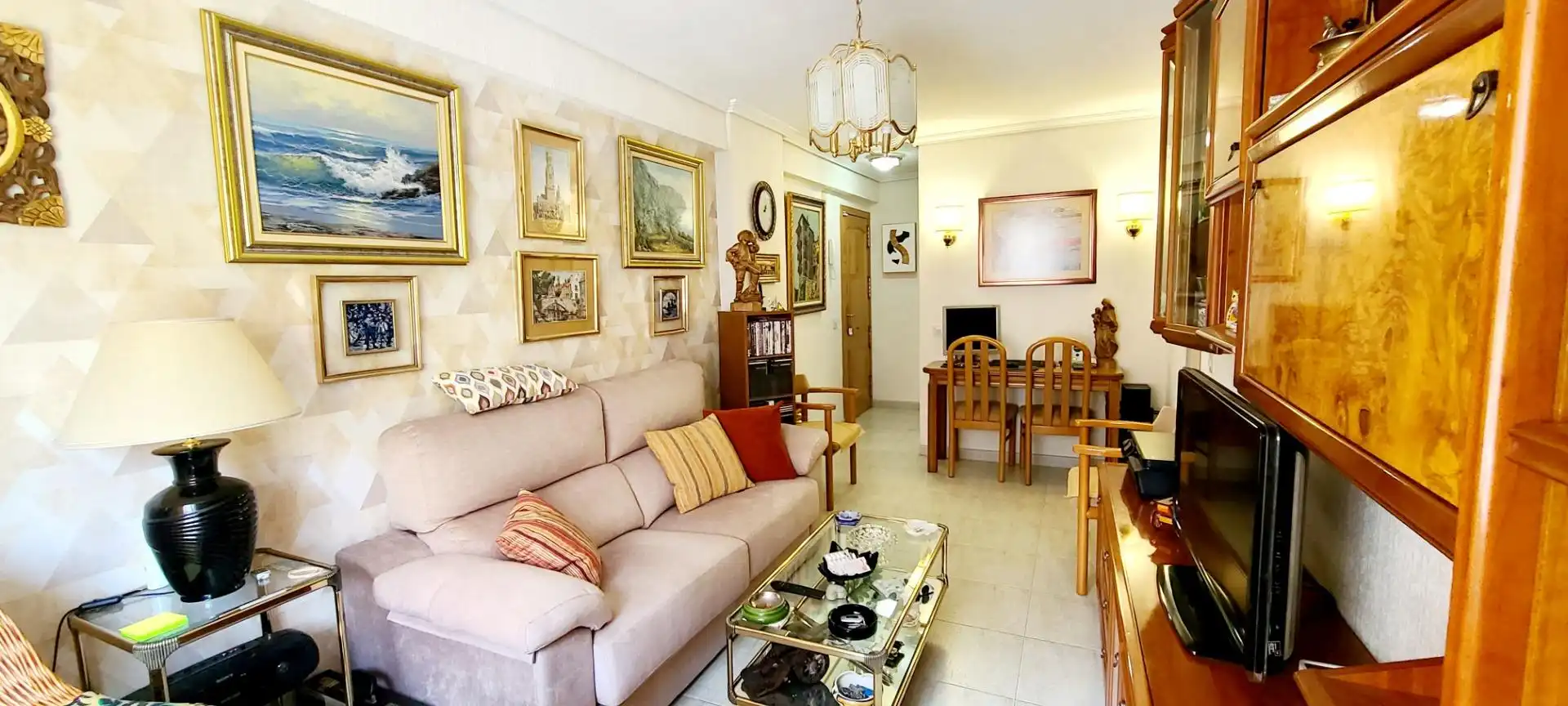 Sala d'estar de Apartament en venda en Madrid amb Calefacció