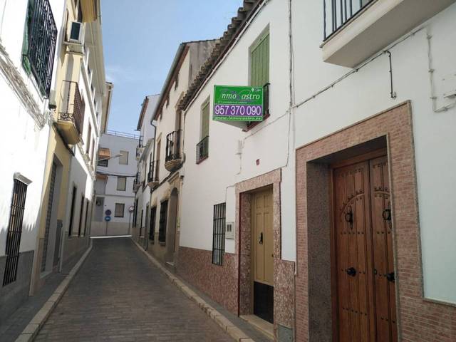 Casa-chalet en Venta en Castro del Río