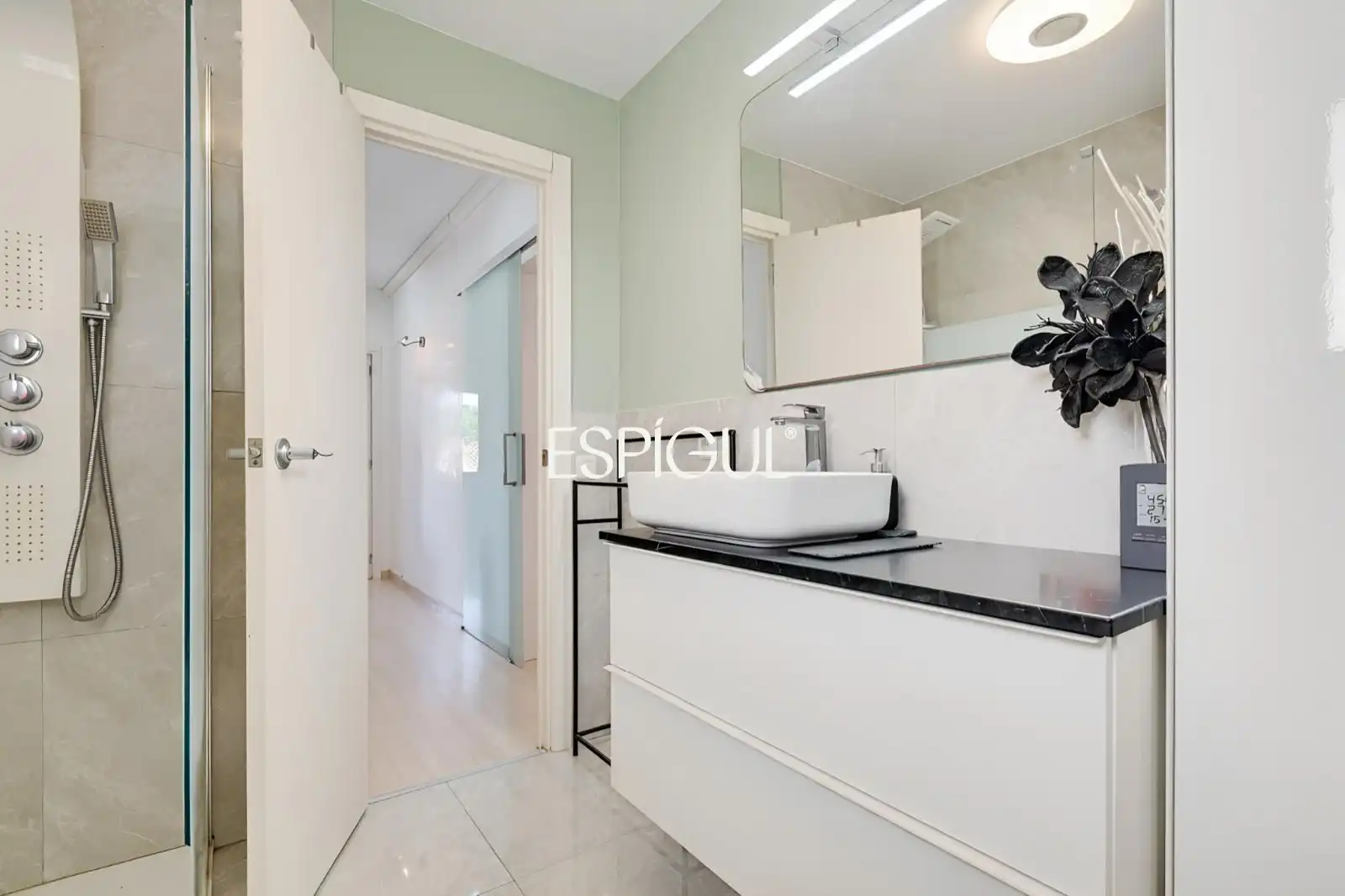 Bathroom of Flat for sale in Castell d'Aro, Platja d'Aro i s'Agaró  with Air Conditioner, Heating and Parquet flooring