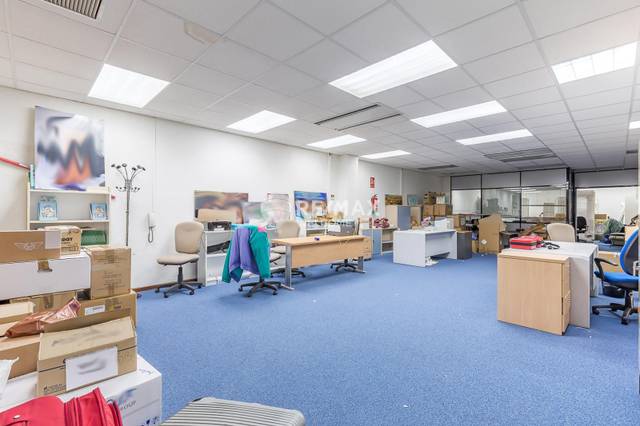 Oficina en Alquiler en Manuel Tovar en Tres Olivos - Valverde