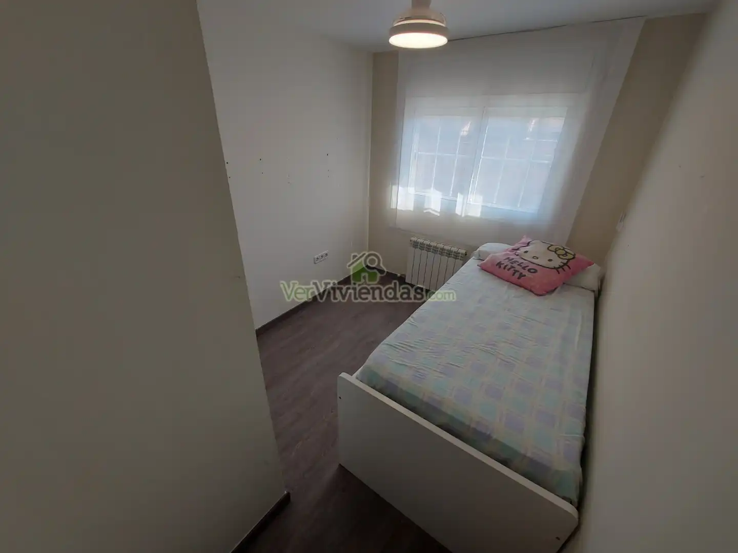 Habitación de Casa adosada en venta en Martorell con Aire acondicionado, Calefacción y Jardín privado