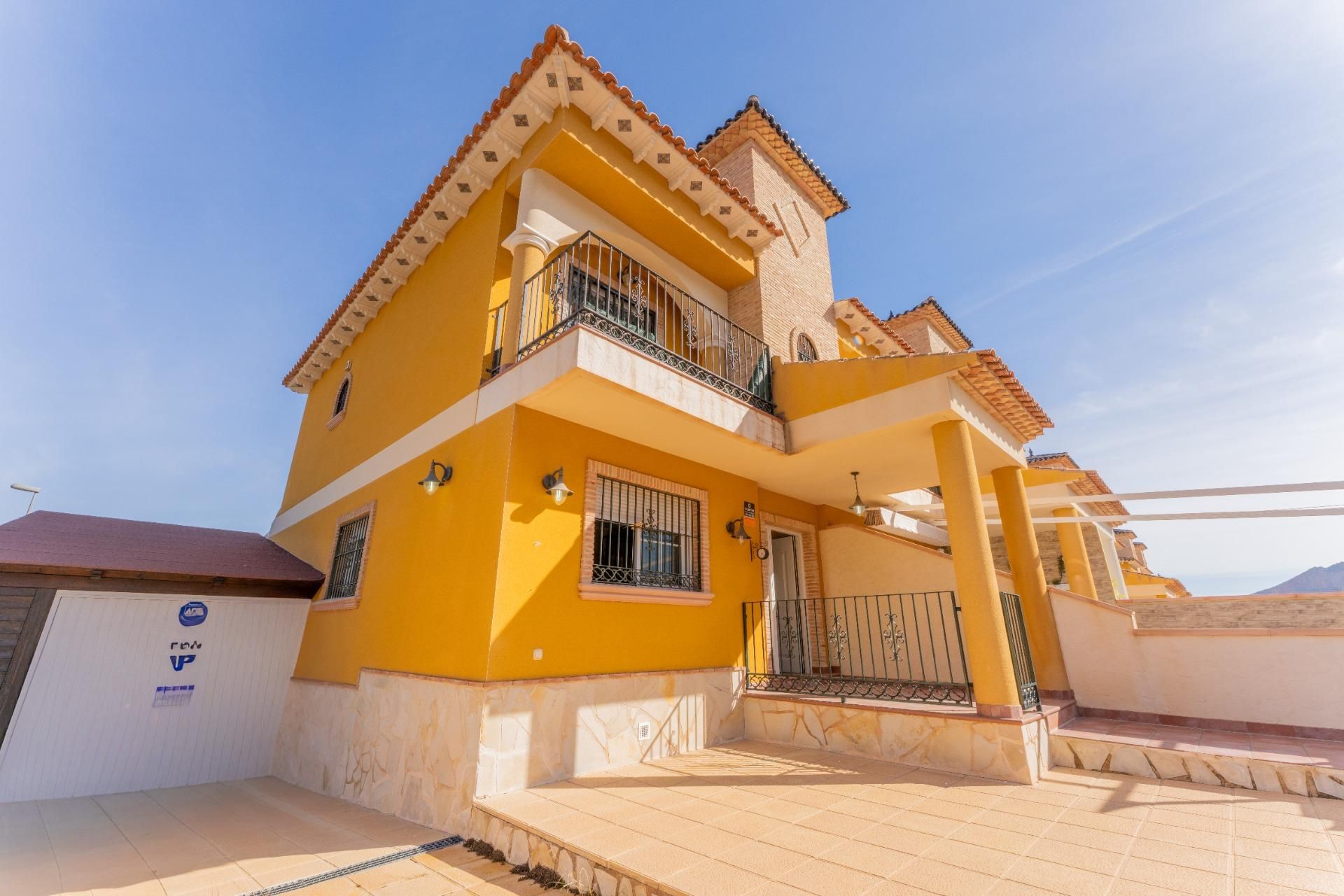 Exterior view of Single-family semi-detached for sale in Cox  with Air Conditioner, Heating and Balcony