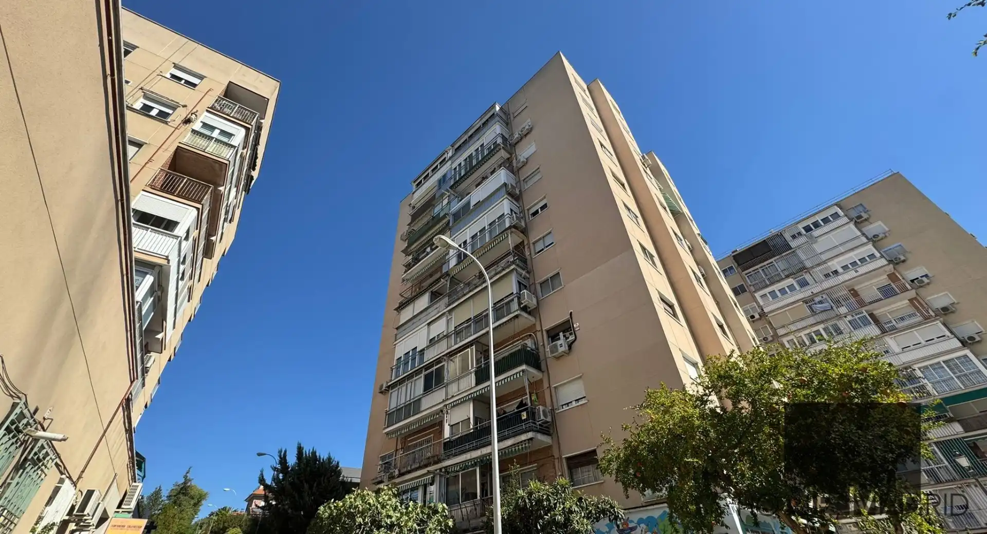 Vista exterior de Local de lloguer en Madrid