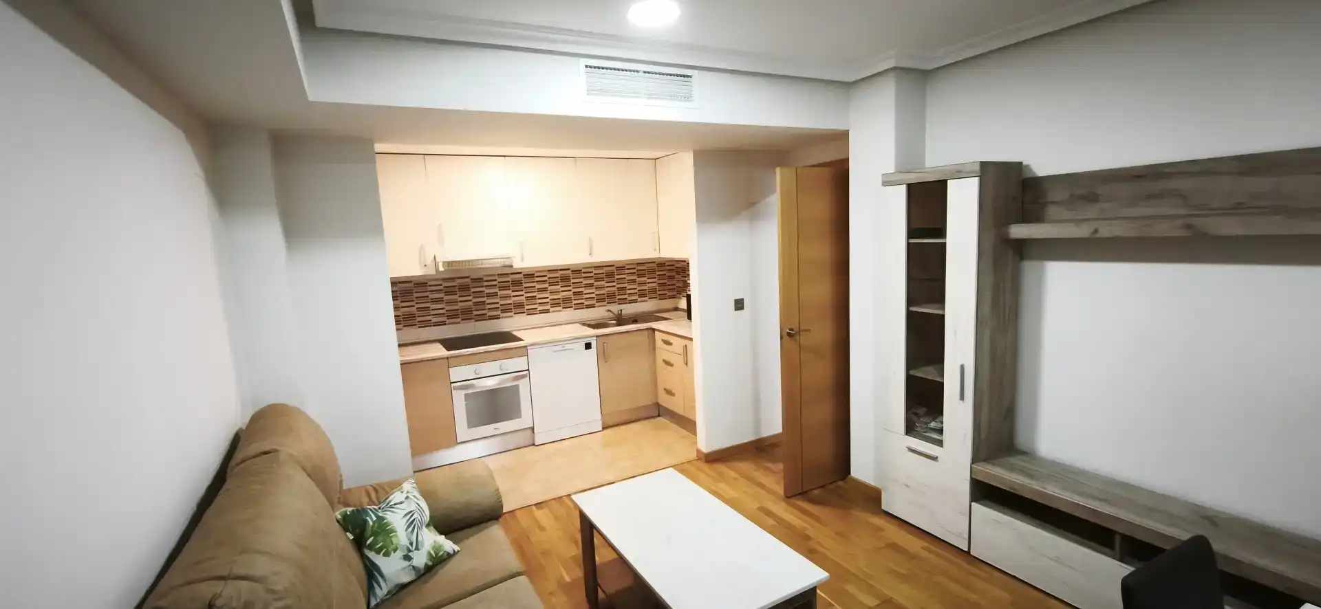 Kitchen of Flat for rent in Puertollano  with Air Conditioner, Parquet flooring and Furnished