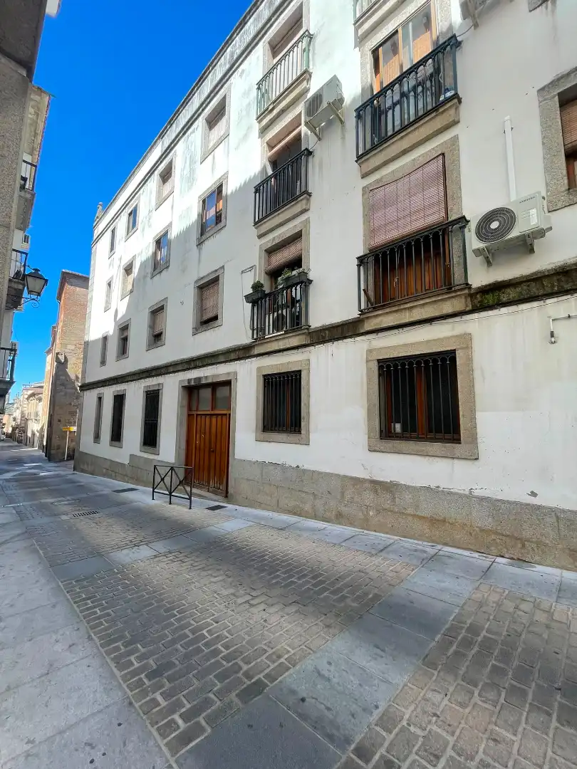 Vista exterior de Piso en venta en Plasencia con Calefacción y Balcón