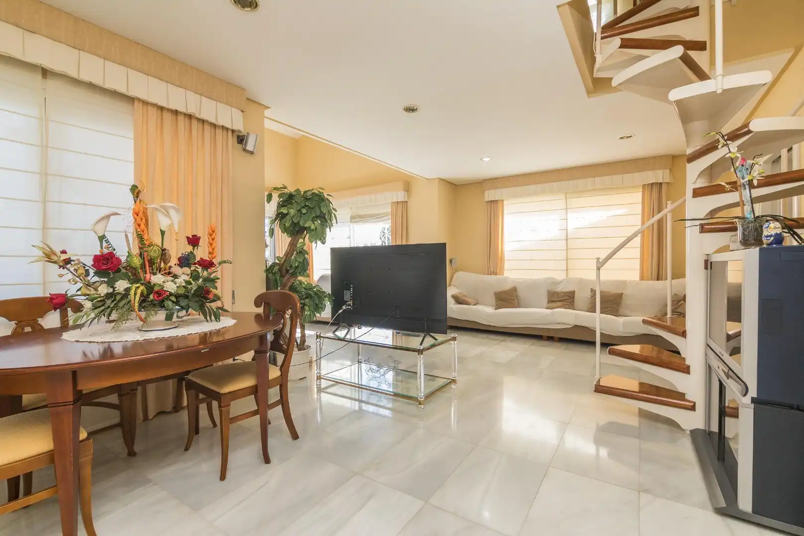 Sala de estar de Casa o chalet en venta en Elche / Elx con Aire acondicionado, Jardín privado y Terraza