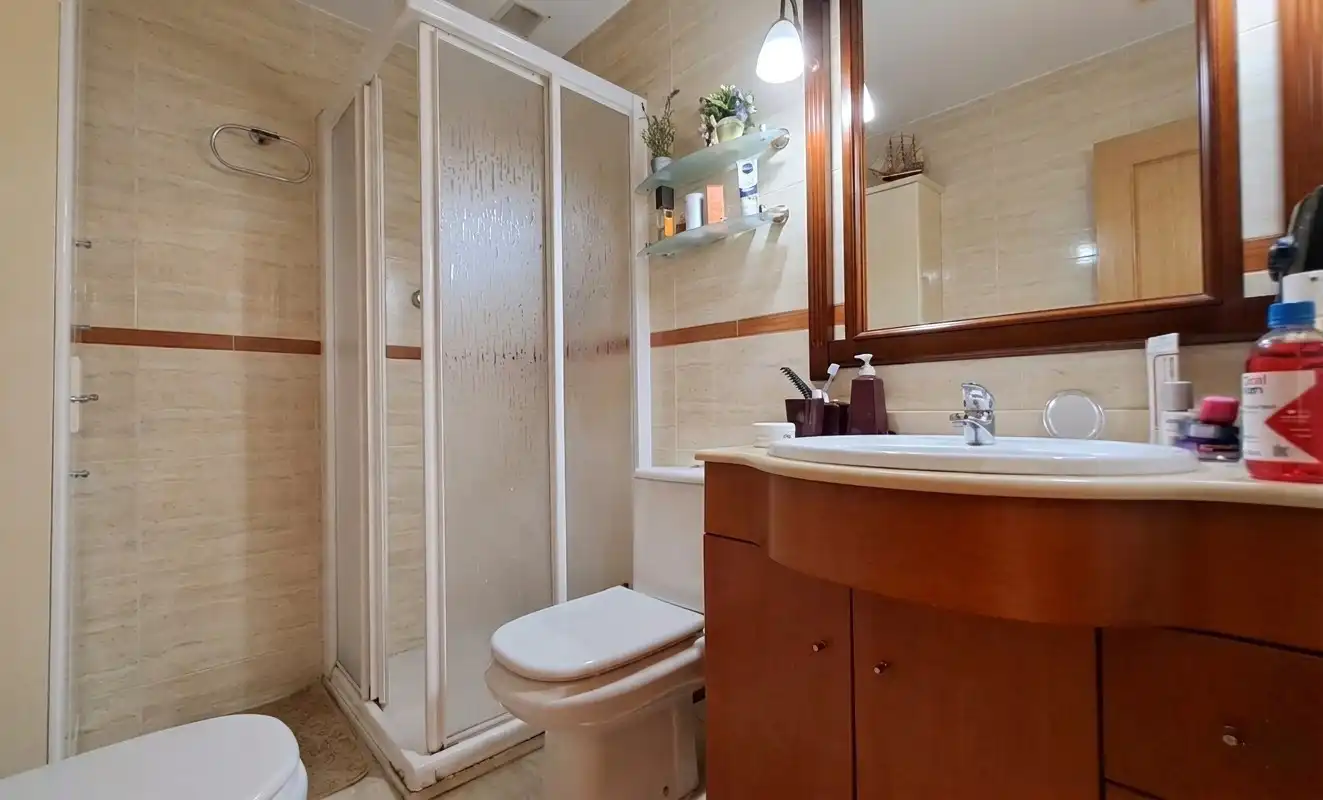 Bathroom of Flat for sale in Tarragona  with Air Conditioner, Heating and Parquet flooring