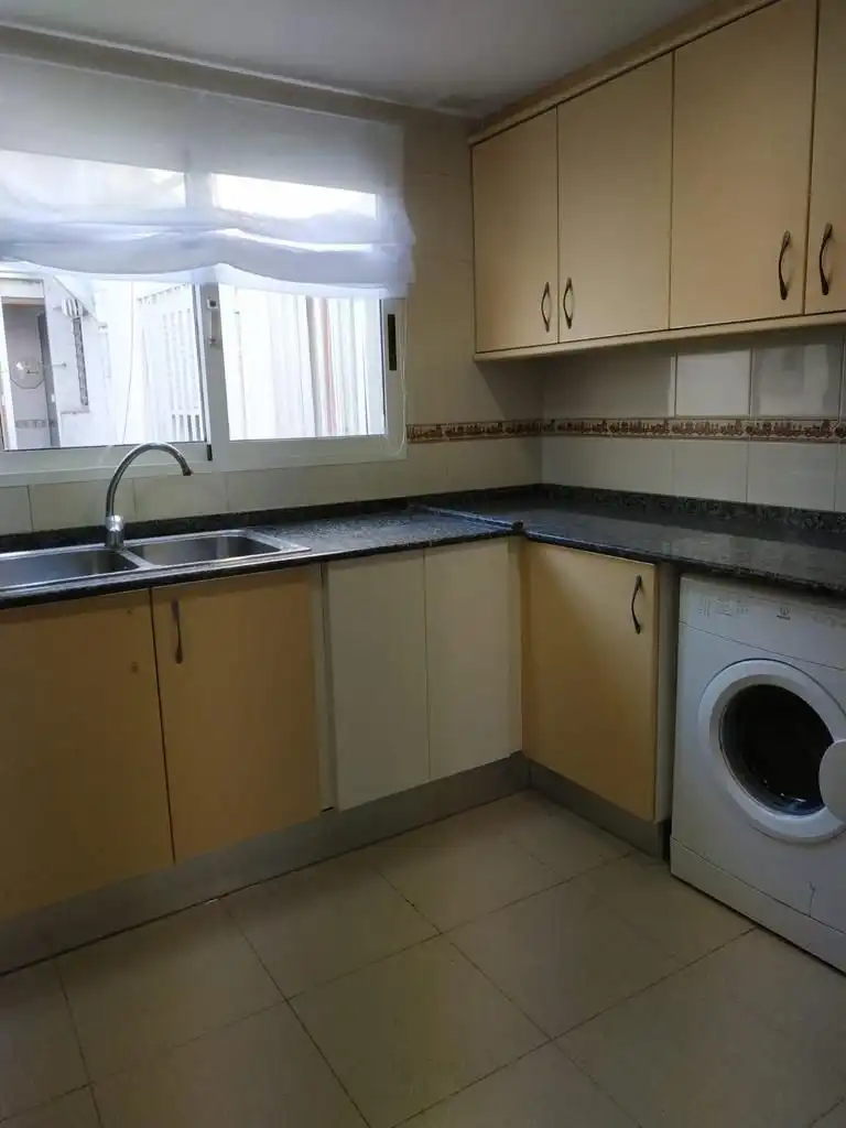 Flat for rent in Carrer de Pere Cabanes, 56, Torrefiel