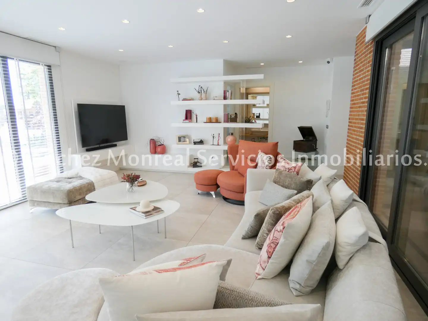 Sala de estar de Casa o chalet en venta en Alcázar de San Juan con Aire acondicionado, Calefacción y Jardín privado