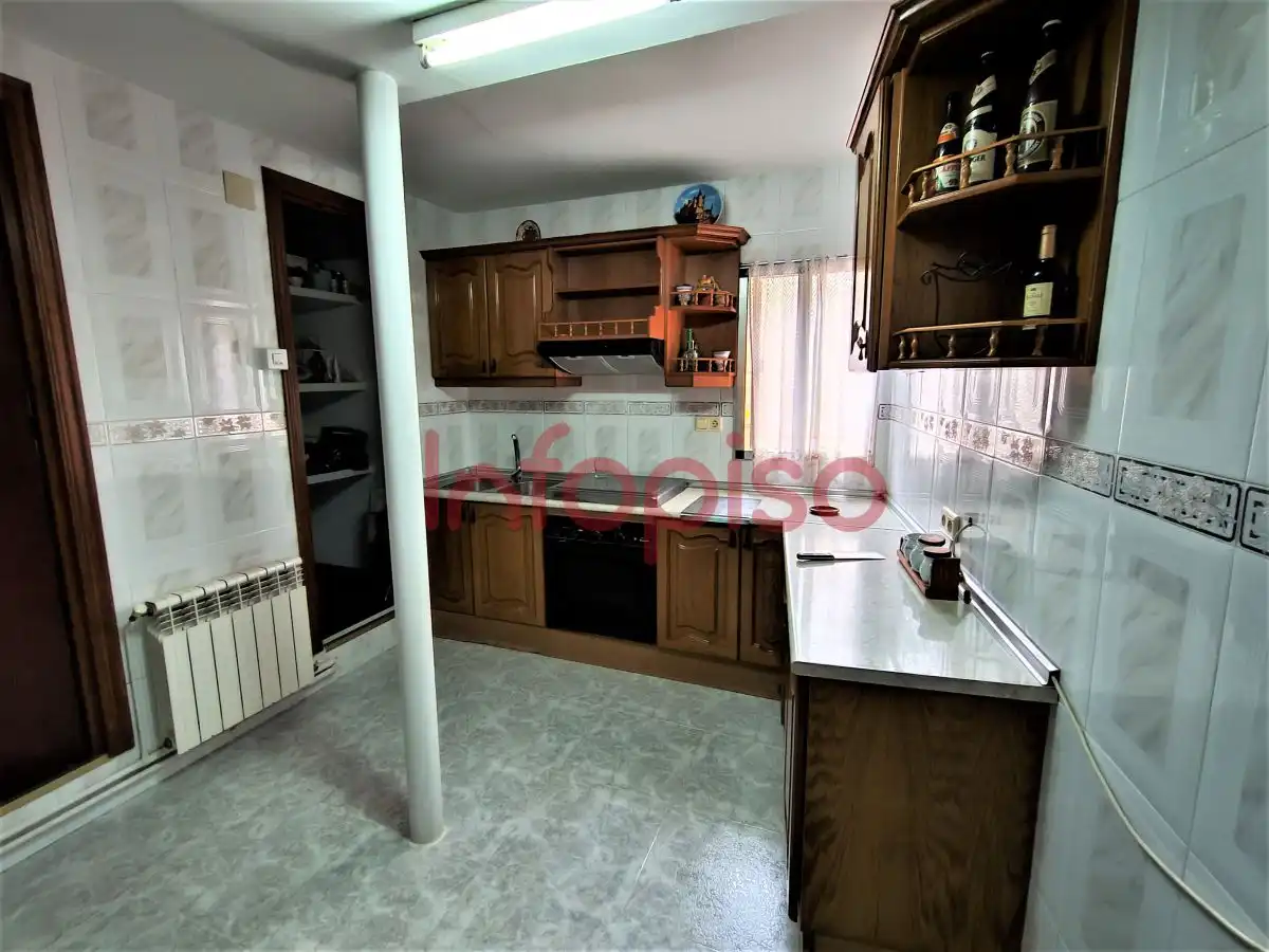 Cuina de Casa o xalet en venda en Alcubillas amb Aire condicionat, Calefacció i Terrassa