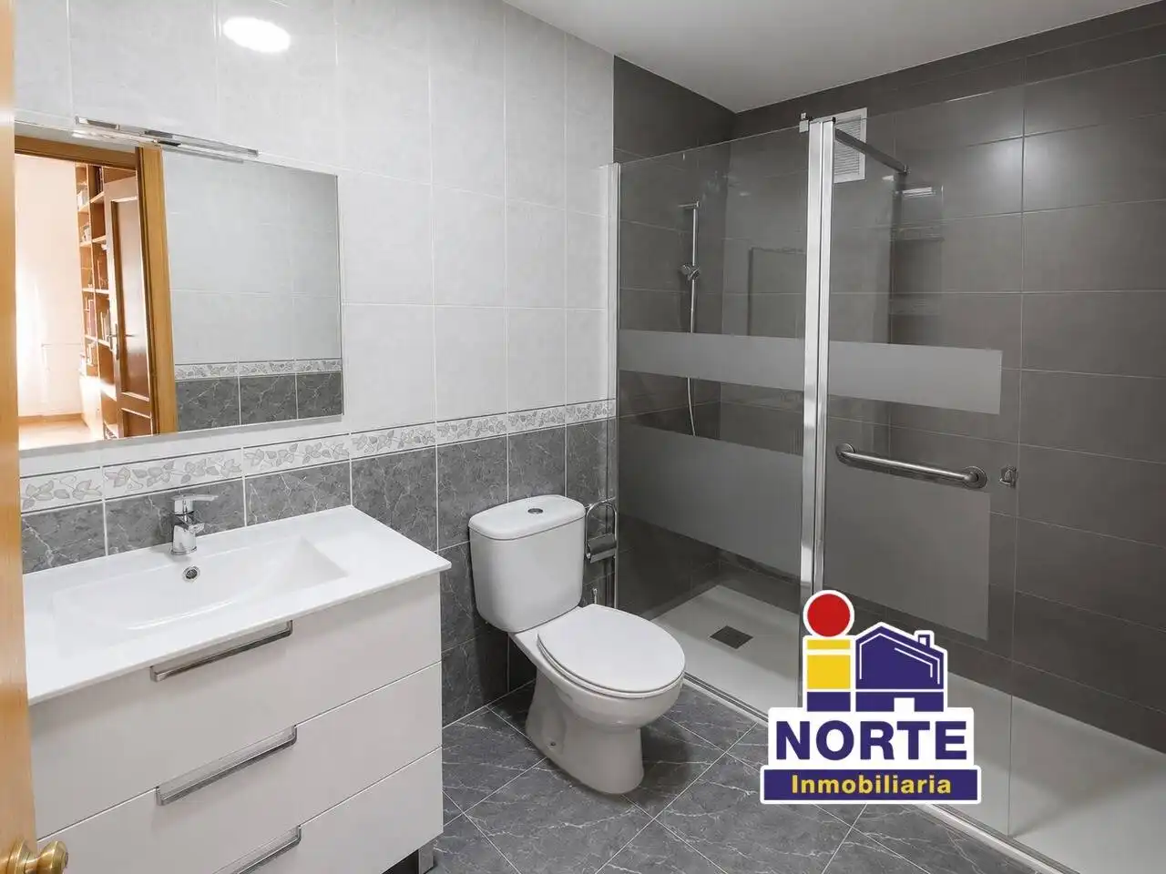 Baño de Piso en venta en Alcoy / Alcoi con Aire acondicionado, Calefacción y Trastero