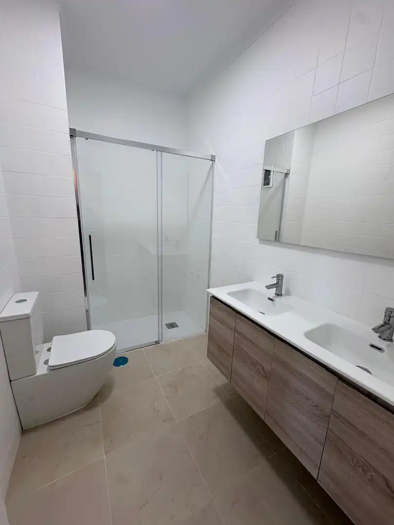 Bathroom of Flat for rent in Ourense Capital   with Heating, Furnished and Balcony