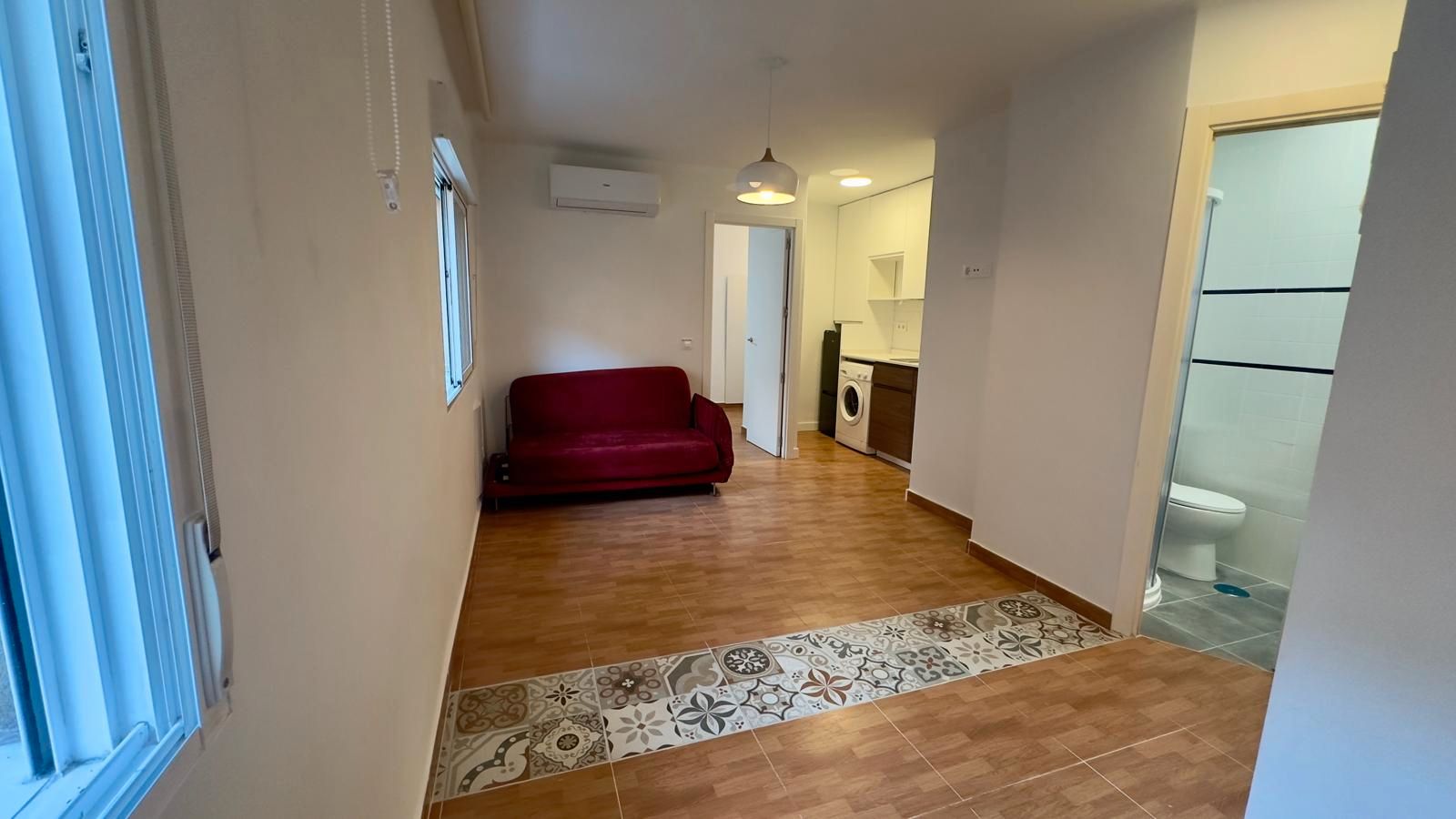 Living room of Flat to rent in  Madrid Capital  with Air Conditioner, Washing machine and Microwave