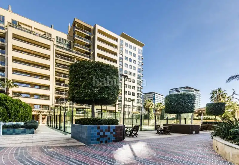 Vista exterior de Àtic en venda en Barcelona amb Aire condicionat, Calefacció i Parquet