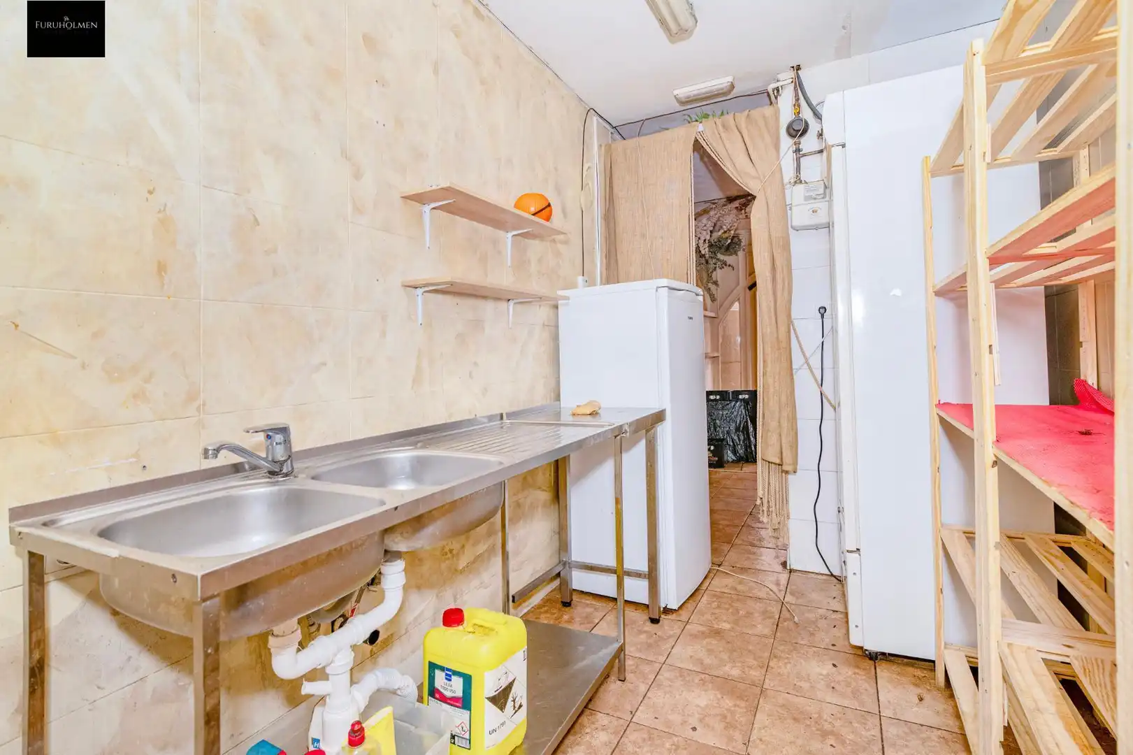 Cocina de Local en venta en Granada con Aire acondicionado y Amueblado