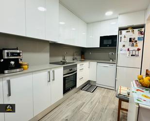 Cuina de Pis en venda en Sant Boi de Llobregat amb Aire condicionat, Parquet i Forn