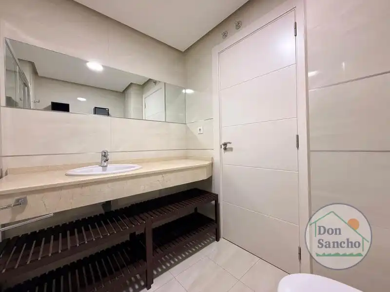 Bathroom of Attic for sale in Valladolid  with Air Conditioner, Heating and Terrace