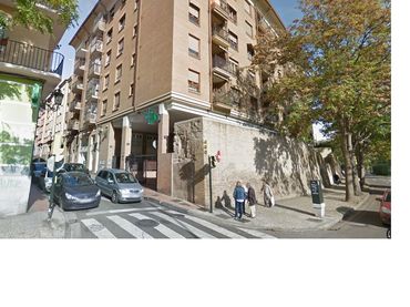 Motorradstellplatz zur Miete in Calle de Cantín y Gamboa 33