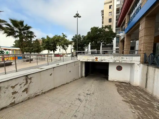 Garaje de alquiler en Calle Pablo Rada, Centro