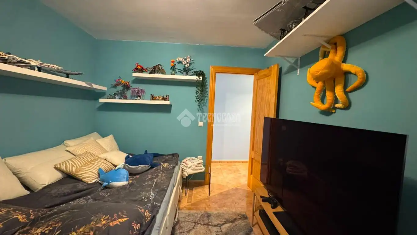 Habitación de Piso en venta en Polopos con Aire acondicionado y Balcón