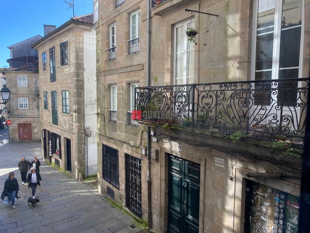 Vista exterior de Casa o xalet en venda en Santiago de Compostela  amb Calefacció, Traster i Balcó