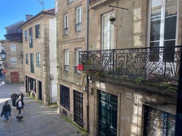 Casa amb balcó en venda a Rúa das Casas Reais