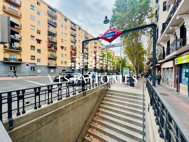 Piso con balcón en venta en Paseo de las Delicias
