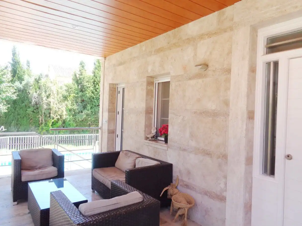 Chalet con piscina en venta en Valdepeñas, imagen 2