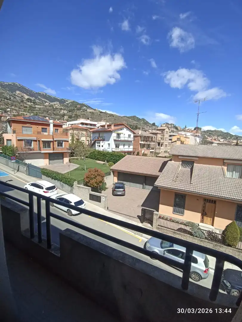 Außenansicht von Wohnung zum Verkauf in Berga mit Heizung, Terrasse und Balkon