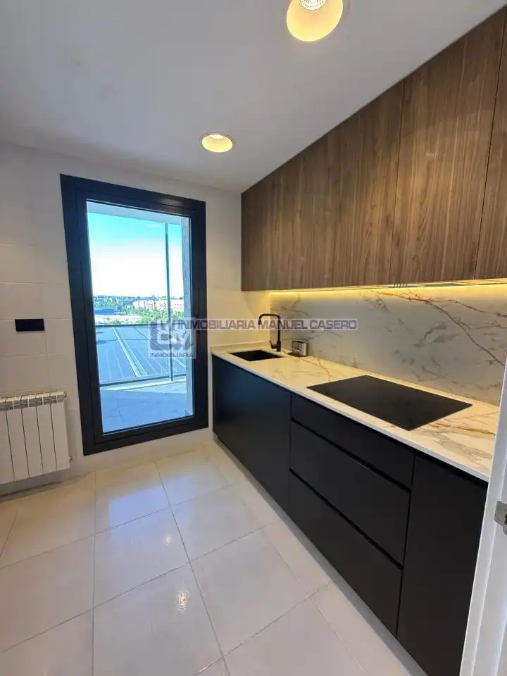 Kitchen of Flat for rent in Cáceres  with Air Conditioner, Heating and Terrace