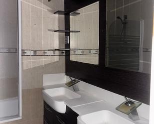 Bathroom of Flat for sale in  Madrid Capital