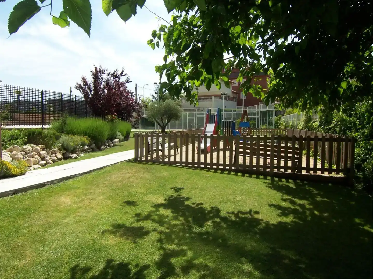 Garten von Wohnung zur Miete in  Madrid Capital mit Klimaanlage und Schwimmbad