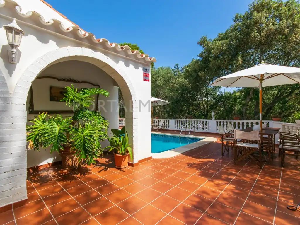 Vista exterior de Casa o xalet en venda en Es Mercadal amb Aire condicionat i Piscina