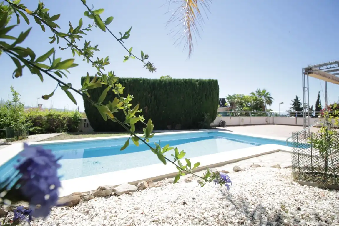 Piscina de Casa o xalet en venda en Vélez-Málaga amb Aire condicionat, Calefacció i Jardí privat