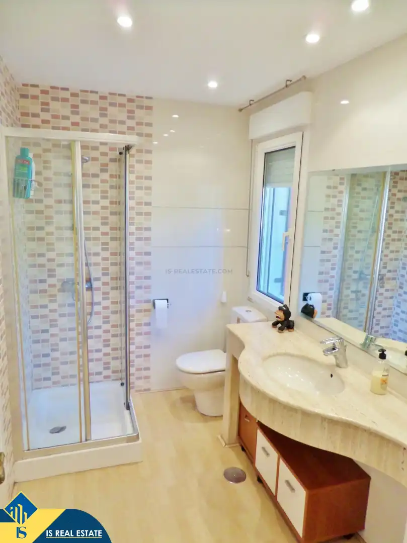 Bathroom of Houses for sale in Alicante / Alacant  with Terrace, Swimming Pool and Furnished