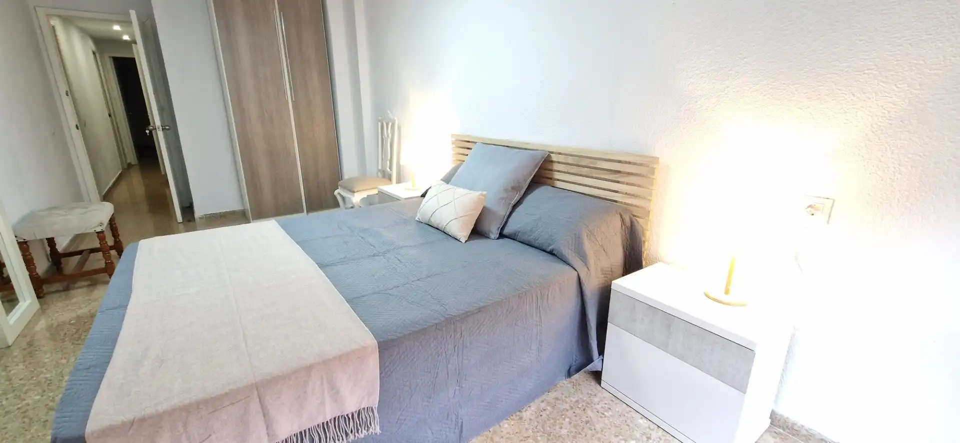 Schlafzimmer von Wohnung zur untervermieten in Córdoba mit Klimaanlage, Abstellraum und Balkon
