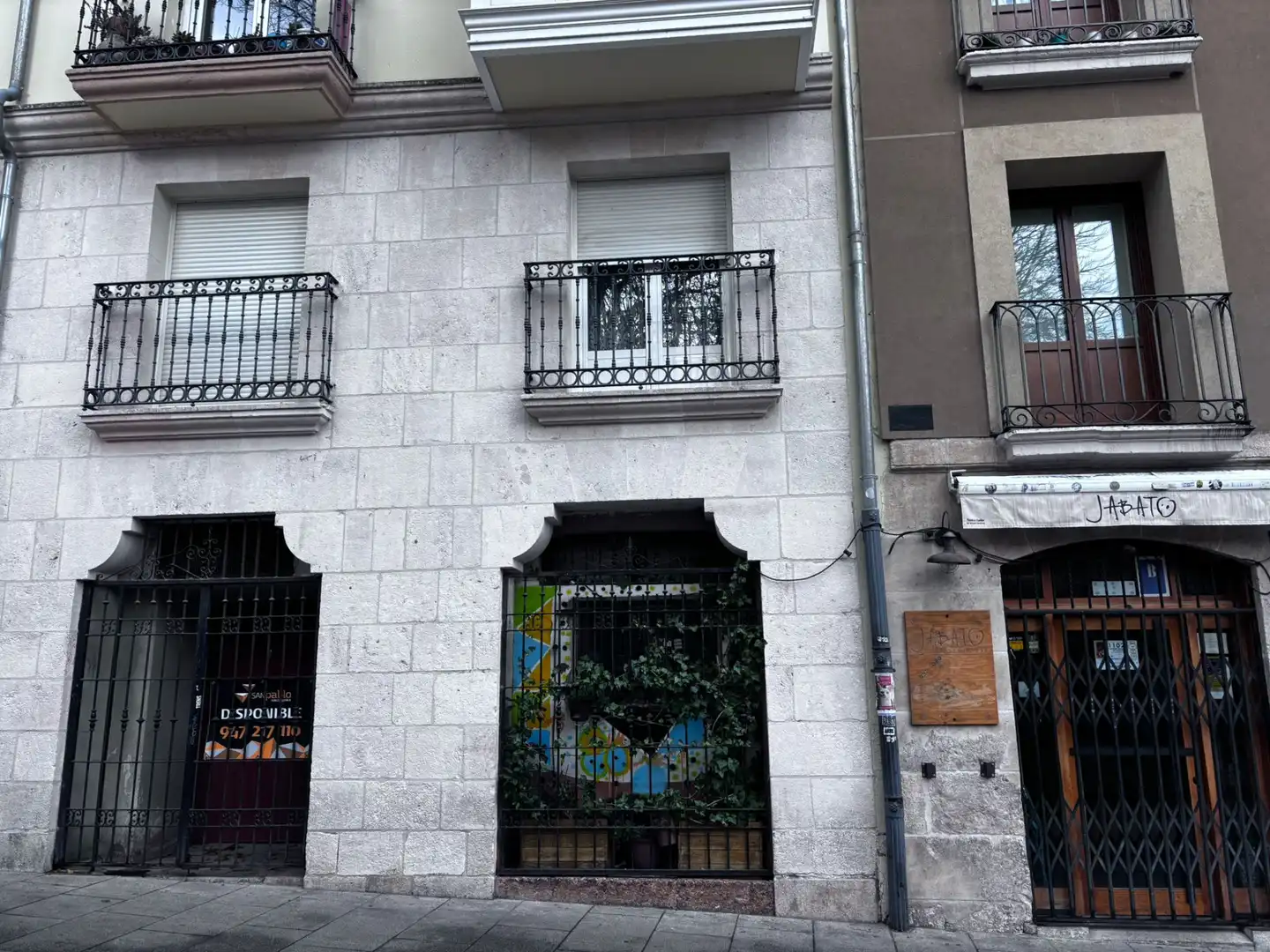 Vista exterior de Local en venda en Burgos